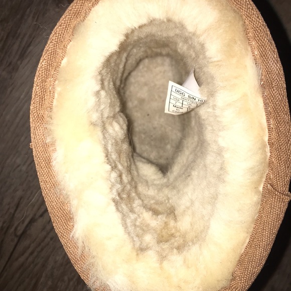 UGGS - Picture 4 of 8